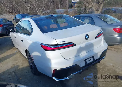 2026 BMW 740I xDrive from USA, damaged, VIN WBA33EH05TCW38234